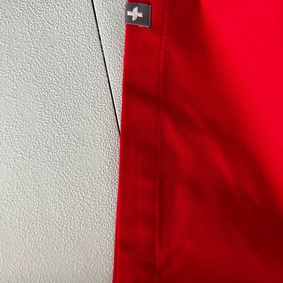 Figs Red Scrub Set - Picture 10 of 11